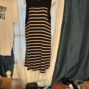 Maurices Sleeveless Black and Cream Midi Dress